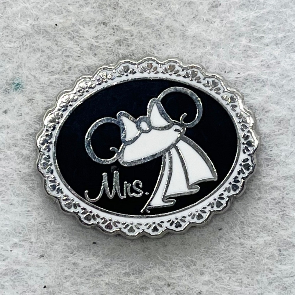 🔮 5/$25 Disney Wedding Ear Hats Mrs. Pin